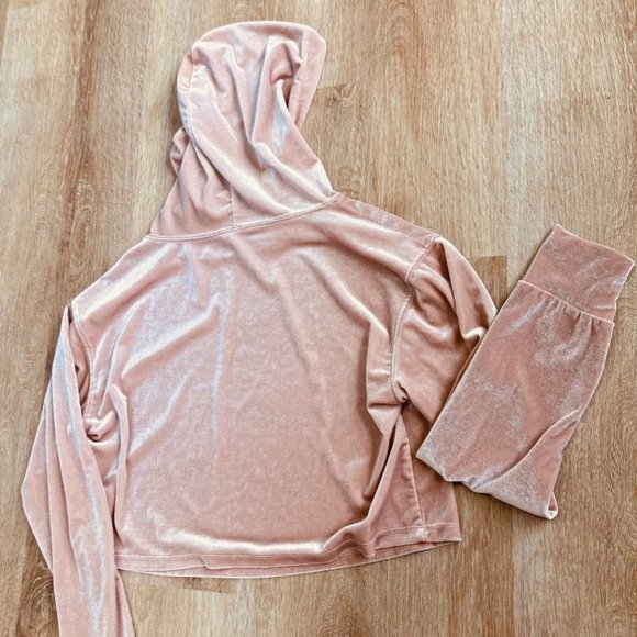 Lord & Taylor Design Lab rose pink velvet cropped hoodie - Picture 6 of 6
